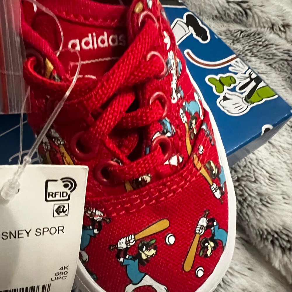 New With tags!  Adidas Goofy shoes. 5K